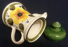 Lade das Bild in den Galerie-Viewer, 3er Set KAFFEEKANNE MIT DECKEL / MILCHKÄNNCHEN / ZUCKERDOSE OHNE DECKEL "Madeira" - Keramik / Steingut, Sonnenblumen Blüten Pflanzen Motiv Randdekor, Handbemalt