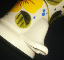 Lade das Bild in den Galerie-Viewer, 3er Set KAFFEEKANNE MIT DECKEL / MILCHKÄNNCHEN / ZUCKERDOSE OHNE DECKEL "Madeira" - Keramik / Steingut, Sonnenblumen Blüten Pflanzen Motiv Randdekor, Handbemalt