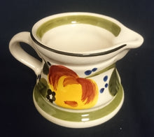 Lade das Bild in den Galerie-Viewer, 3er Set KAFFEEKANNE MIT DECKEL / MILCHKÄNNCHEN / ZUCKERDOSE OHNE DECKEL "Madeira" - Keramik / Steingut, Sonnenblumen Blüten Pflanzen Motiv Randdekor, Handbemalt