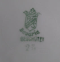 Lade das Bild in den Galerie-Viewer, DESSERTTELLER - Porzellan, Goldrand Linien Abstrakt Ranken Girlanden Motiv Dekor