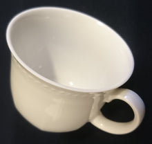 Lade das Bild in den Galerie-Viewer, ESPRESSOTASSE - Porzellan, Einfärbiges Punkte Striche Linien Relief Dekor