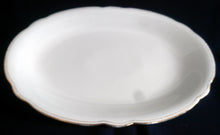 Lade das Bild in den Galerie-Viewer, SERVIERPLATTE - Porzellan, Ovale Form, Klassisch Goldrand Dekor