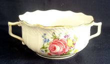 Lade das Bild in den Galerie-Viewer, SUPPENTASSE - Porzellan, Klassisch Style, Rosenmotiv Goldrand Dekor
