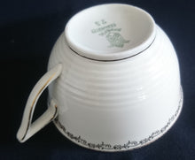 Lade das Bild in den Galerie-Viewer, 3er TEEGEDECK - Porzellan, Goldrand Linien Abstrakt Ranken Girlanden Motiv Dekor