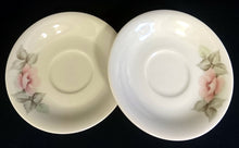 Lade das Bild in den Galerie-Viewer, 2er Set UNTERTASSEN - Porzellan, Flora Blumen Blüten Pflanzen Blätter Motiv Dekor