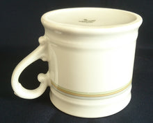Lade das Bild in den Galerie-Viewer, KAFFEETASSE - Porzellan, Linien Streifen Relief Henkel Motiv Form Dekor