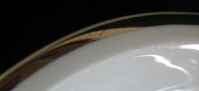 Lade das Bild in den Galerie-Viewer, SUPPENTELLER - Porzellan, Silberrand Linien Dekor