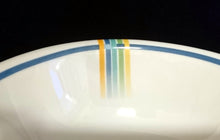 Lade das Bild in den Galerie-Viewer, MITTELGROßE BEILAGENSCHÜSSEL - Porzellan, Blauer Rand Regenbogenfarben Striche Linien Dekor