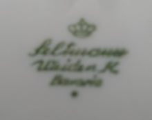 Lade das Bild in den Galerie-Viewer, UNTERTASSE - Porzellan, Enzian Blumenblüten Goldrand Dekor