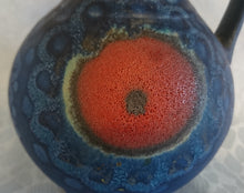 Lade das Bild in den Galerie-Viewer, SCHALE MIT GRIFF "Fat Lava" - Keramik / Steingut, Künstlerisches Dekor, Handarbeit