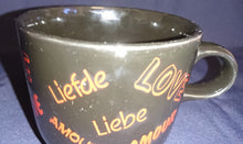 Lade das Bild in den Galerie-Viewer, KAFFEEPOTT - Keramik / Steingut, Liebes Armor Schriftzug Dekor