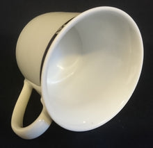 Lade das Bild in den Galerie-Viewer, KAFFEETASSE "Classica" - Porzellan, Geometrischer X Kreuz Rand Dekor