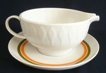 Lade das Bild in den Galerie-Viewer, SUPPENTASSEN UNTERTELLER - Porzellan, Linien Dekor