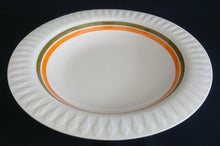Lade das Bild in den Galerie-Viewer, SUPPENTELLER - Porzellan, Linien Tropfenform Relief Dekor