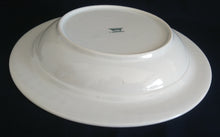 Lade das Bild in den Galerie-Viewer, 2er Set SUPPENTELLER - Porzellan, Linien Tropfenform Relief Dekor