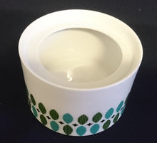 Lade das Bild in den Galerie-Viewer, ZUCKERDOSE OHNE DECKEL - Porzellan, Porzellan, Karo Ovalkreis Geometrisches Dekor