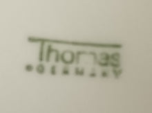 Lade das Bild in den Galerie-Viewer, KAFFEETASSE "Lanzette" - Porzellan, Einfärbiges Tropfen Relief Motiv Dekor