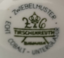 Lade das Bild in den Galerie-Viewer, KAFFEETASSE - Porzellan, Echt Kobalt Zwiebelmuster Motiv Relief Dekor