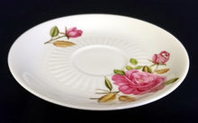 Lade das Bild in den Galerie-Viewer, UNTERTASSE - Porzellan, Rosenblumen Linien Striche Relief Dekor
