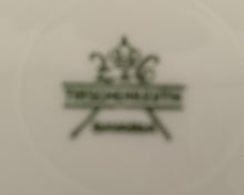 Lade das Bild in den Galerie-Viewer, UNTERTASSE - Porzellan, Rosenblumen Linien Striche Relief Dekor