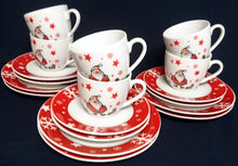 Lade das Bild in den Galerie-Viewer, 2er Set KAFFEETASSEN "Santa"- Porzellan, Weihnachtsmann Nikolaus Sterne Schneeflocken Geschenke Motiv Dekor