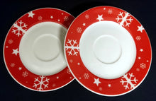 Lade das Bild in den Galerie-Viewer, 2er Set 2er KAFFEEGEDECKE "Santa" - Porzellan, Weihnachtsmann Nikolaus Sterne Schneeflocken Geschenke Motiv Dekor