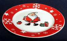 Lade das Bild in den Galerie-Viewer, DESSERTTELLER "Santa" - Porzellan, Weihnachtsmann Nikolaus Sterne Schneeflocken Geschenke Motiv Dekor