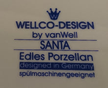 Lade das Bild in den Galerie-Viewer, DESSERTTELLER "Santa" - Porzellan, Weihnachtsmann Nikolaus Sterne Schneeflocken Geschenke Motiv Dekor