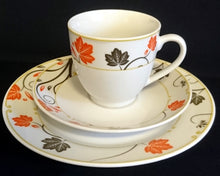 Lade das Bild in den Galerie-Viewer, 3er KAFFEEGEDECK - Porzellan, Blatt Blätter Äste Zweige Geäst Linien Motiv Dekor