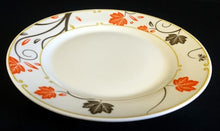 Lade das Bild in den Galerie-Viewer, DESSERTTELLER - Porzellan, Blatt Blätter Äste Zweige Geäst Linien Motiv Dekor