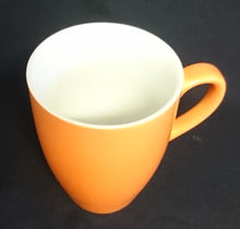 Lade das Bild in den Galerie-Viewer, KAFFEETASSE - Porzellan, Orange Einfärbiges Klassisch Dekor