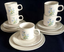 Lade das Bild in den Galerie-Viewer, 2er KAFFEEGEDECK - Keramik / Steingut, Blumenblüten Pflanzen Flora Randlinie Motiv Dekor