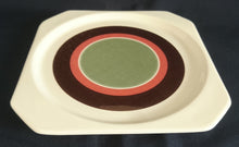 Lade das Bild in den Galerie-Viewer, 2er Set DESSERTTELLER "Avantgarde" - Keramik / Steingut, Modernes Kreise Streifen Dekor, Mittig Grün