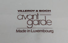 Lade das Bild in den Galerie-Viewer, 2er Set DESSERTTELLER "Avantgarde" - Keramik / Steingut, Modernes Kreise Streifen Dekor, Mittig Grün