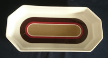 Lade das Bild in den Galerie-Viewer, GEBÄCKSCHALE "Avantgarde" - Keramik / Steingut, Modernes Geometrisches Streifen Dekor, Mittig Braun