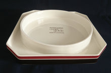 Lade das Bild in den Galerie-Viewer, KUCHENPLATTE "Avantgarde" - Keramik / Steingut, Quadratische Form, Geometrisches Streifen Dekor