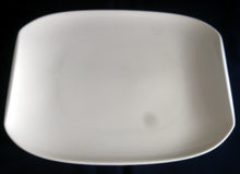 Lade das Bild in den Galerie-Viewer, SERVIERPLATTE "Fine China" - Porzellan, Klassisch Einfärbiges Dekor