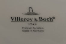 Lade das Bild in den Galerie-Viewer, UNTERTASSE - Porzellan, Geometrisches Strich Linien Rand Punkte Karo Motiv Dekor