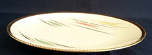 Lade das Bild in den Galerie-Viewer, DESSERTTELLER - Porzellan, Goldrand Relief Linien Balken Abstrakt Motiv Dekor