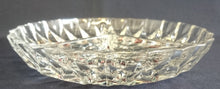 Lade das Bild in den Galerie-Viewer, GEBÄCKSCHALE - Hartglas, 3Kammer geteilt, Abstrakt Karo Stern Schliff Dekor