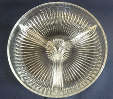 Lade das Bild in den Galerie-Viewer, GEBÄCKSCHALE - Hartglas, 3Kammer geteilt, Modern Linien Striche Balken Schliff Dekor