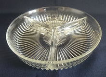 Lade das Bild in den Galerie-Viewer, GEBÄCKSCHALE - Hartglas, 3Kammer geteilt, Modern Linien Striche Balken Schliff Dekor