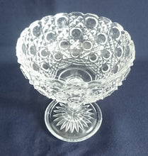 Lade das Bild in den Galerie-Viewer, EISBECHER - Hartglas, Kreisförmiges Geometrisches Dekor