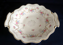 Lade das Bild in den Galerie-Viewer, SCHALE "Sybills" - Porzellan, Goldrand Flora Pflanzen Blumen Blüten Motiv Dekor