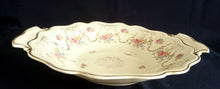 Lade das Bild in den Galerie-Viewer, SCHALE "Sybills" - Porzellan, Goldrand Flora Pflanzen Blumen Blüten Motiv Dekor