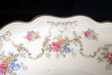 Lade das Bild in den Galerie-Viewer, SCHALE "Sybills" - Porzellan, Goldrand Flora Pflanzen Blumen Blüten Motiv Dekor