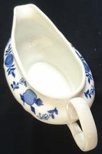 Lade das Bild in den Galerie-Viewer, SAUCIER - Porzellan, Echt Kobalt Zwiebelmuster Motiv Relief Rand Dekor