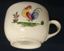 Lade das Bild in den Galerie-Viewer, 2er KAFFEEGEDECK - Keramik / Steingut, Hahn auf dem Lande Motiv Dekorrand, Handdekoriert