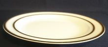 Lade das Bild in den Galerie-Viewer, DESSERTTELLER "Lettin", Porzellan, Linien Rand Dekor