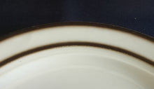 Lade das Bild in den Galerie-Viewer, DESSERTTELLER "Lettin", Porzellan, Linien Rand Dekor